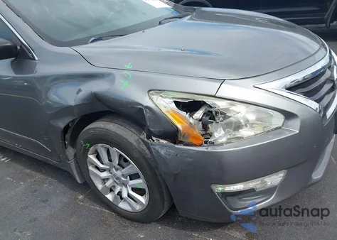 2015 Nissan Altima 2.5 S из США, поврежденный, VIN 1N4AL3AP7FC157210